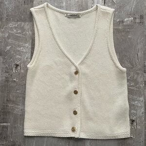 Abercrombie & Fitch Mara Knit Button Up
Sweater Vest Size Small
